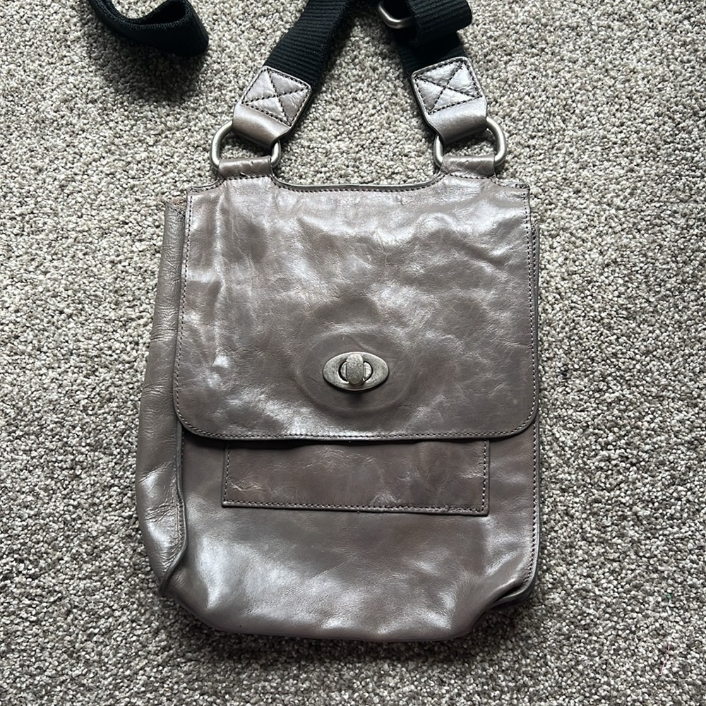 EUC Women’s Gray Leather BO BO BAGS CA